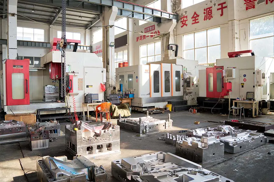 Gege Mould manufacturing workshop — tooling assembly and production mold preparation area