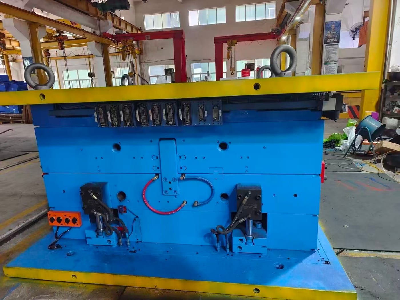 Automotive bracket and structural component injection mold