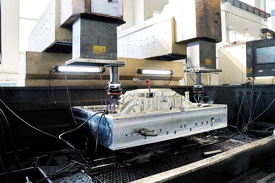Large size automotive injection mold — heavy-format tooling for truck and industrial components