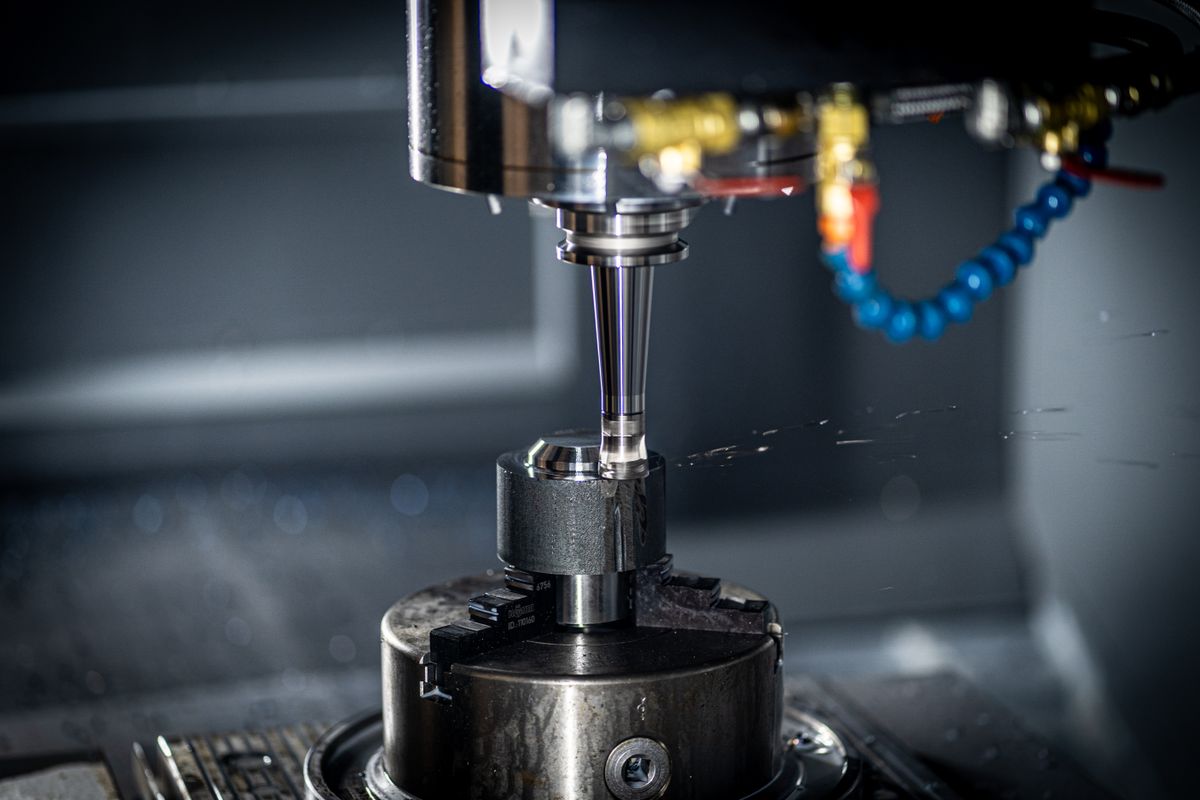 Precision mold core insert machining at Gege Mould — CNC milling of injection mold cavity insert with tight-tolerance cutting